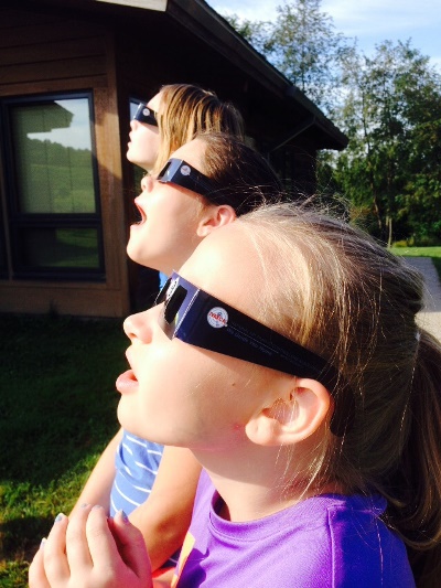 the wonders of the sun children looking at the sun